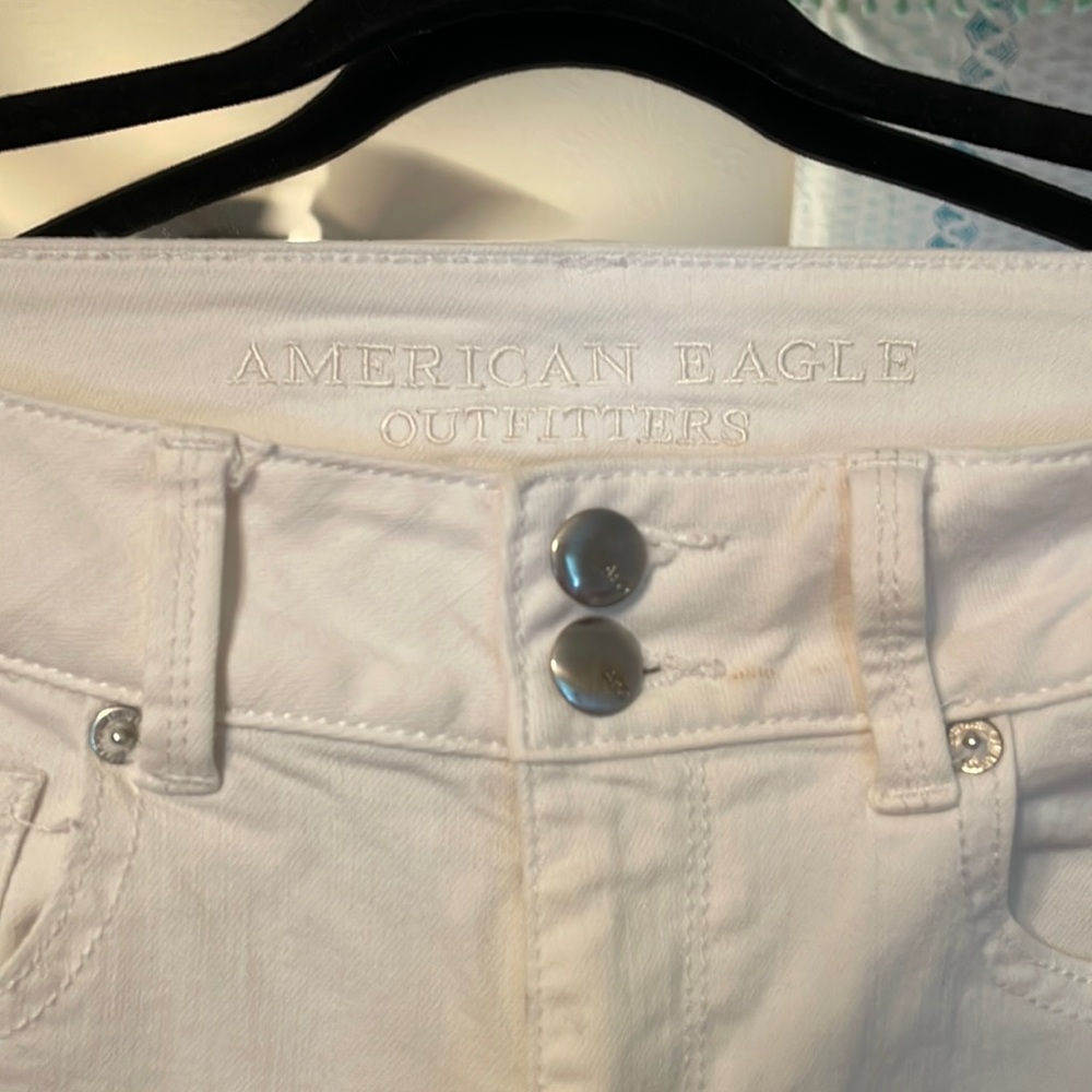 White straight leg cropped denim from AEO, size 4